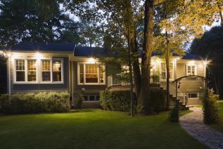 Improving your Home's Curb Appeal with Outdoor Lighting